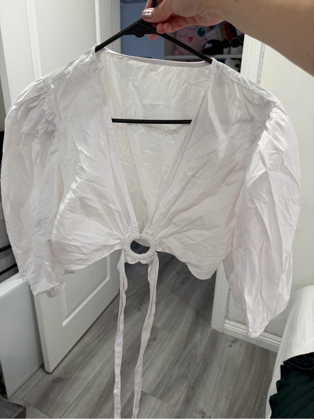 White Tie-Front Puff Sleeve Crop Top